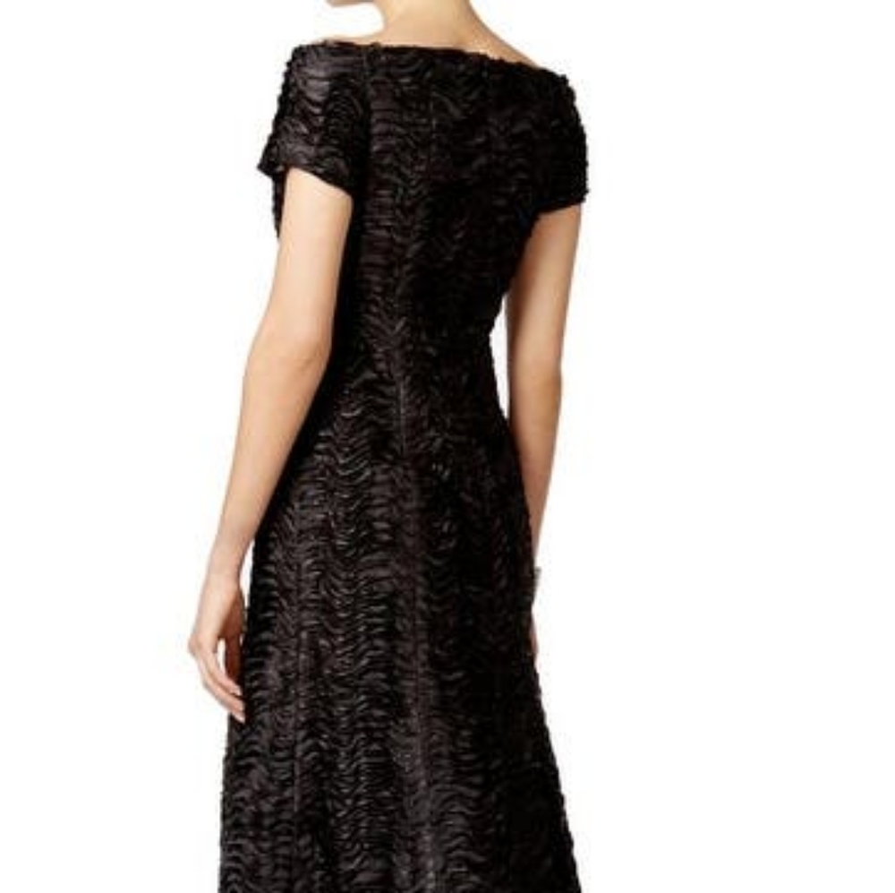 NWT, B Michael America Red Collection Textured Gown - Picture 5 of 16